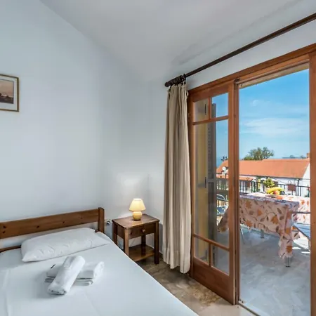 Areti Apartment *