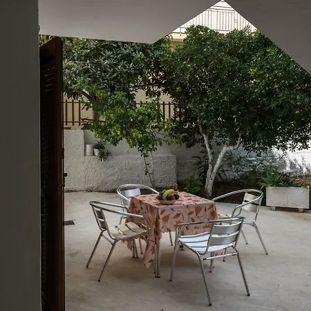 Apartment Areti *